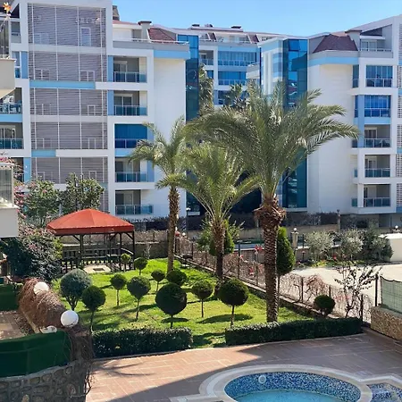 Kestel 100 Qm Teras, Pool Апартаменты *
